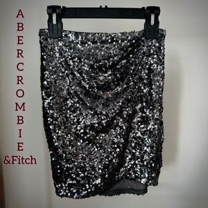 Shine all night in this stunning sequin mini skirt ✨ holiday parties,  😍